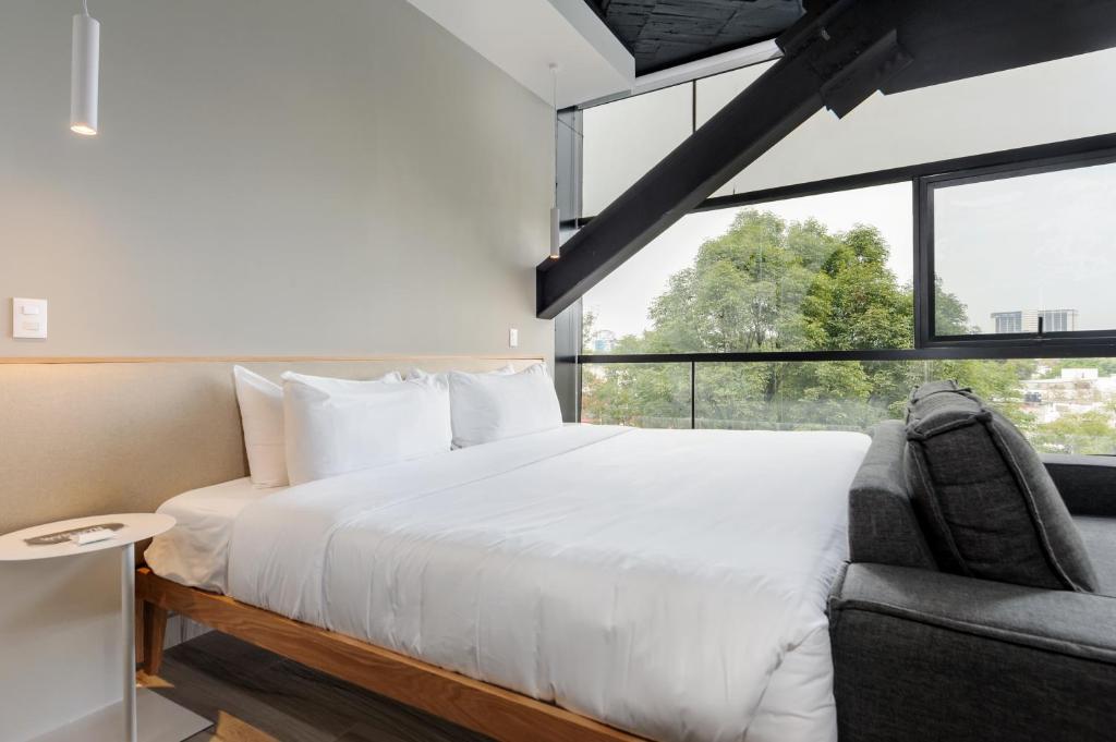 Darwin 74 by Wynwood House - One-Bedroom Apartment With City View