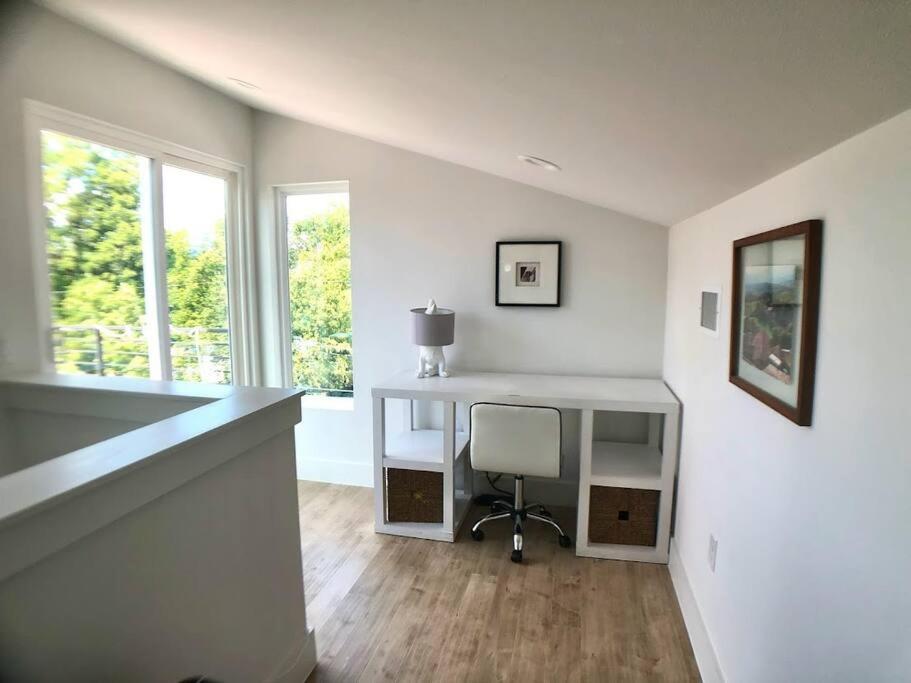 Fotografie z fotogalerie ubytování East Austintacious - artsy, walkable 4BR 4BA v destinaci Austin