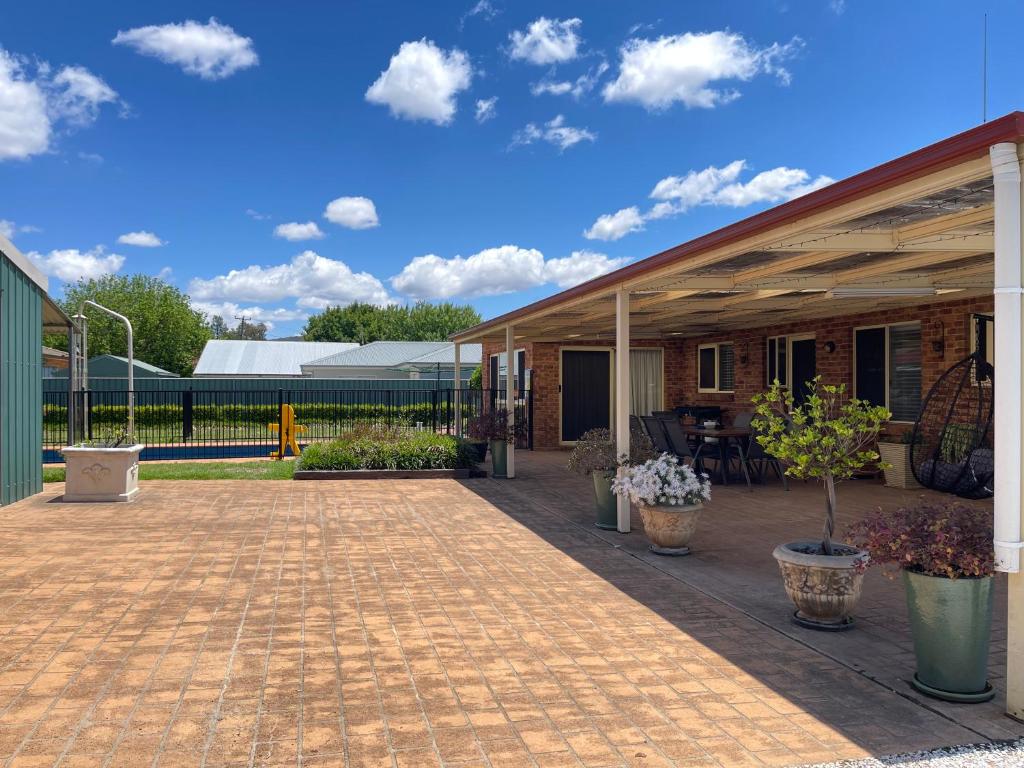 Spacious resort style property with pool in Mudgee - Rest Easy Mudgee Villa室外花園