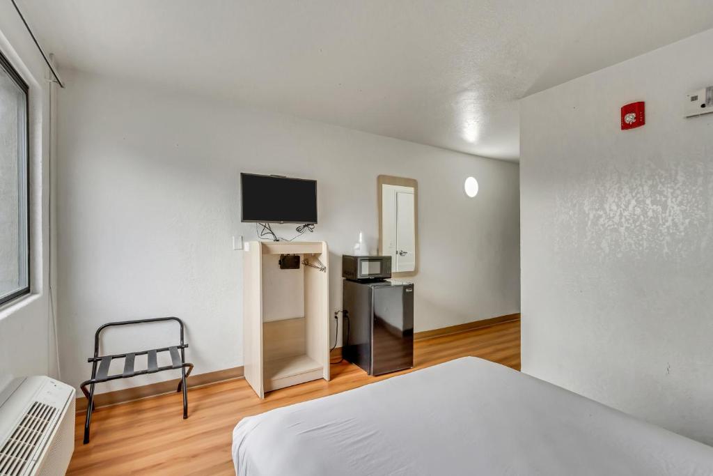 Motel 6 Ogden, UT- Downtown - Double Room - Acceso A La Discapacidad - No Fumar