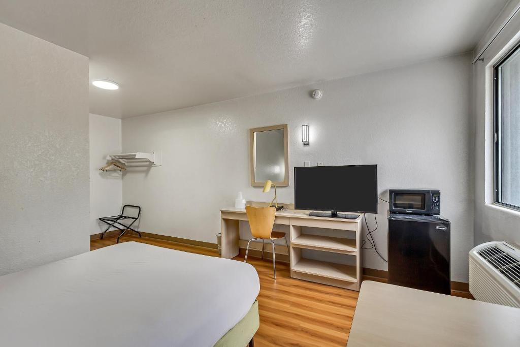 Motel 6 Ogden, UT- Downtown - Deluxe Quadruple Room - Non Fumatori