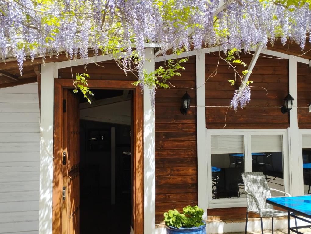 Zdjęcie z galerii obiektu Hotel Finca Aldabra w mieście Pinos Genil