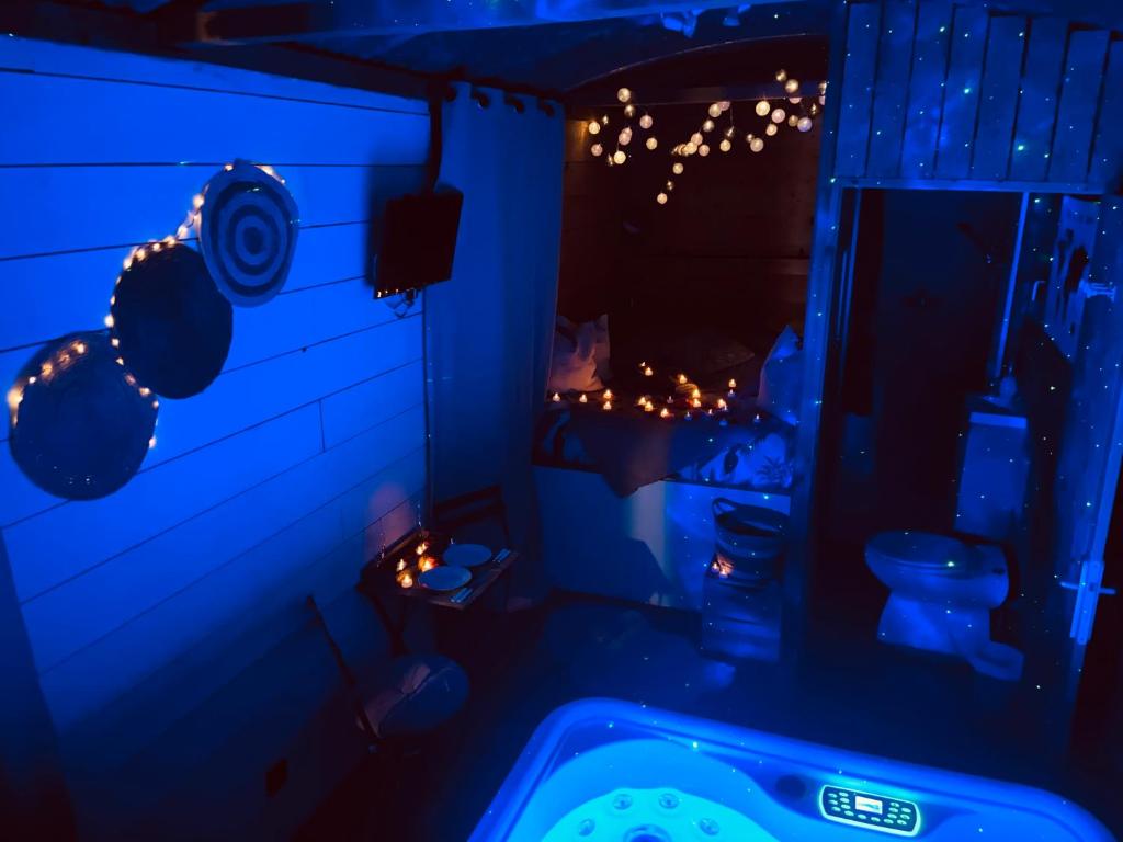 Fotografie z fotogalerie ubytování Chambre avec spa privé v destinaci Candor