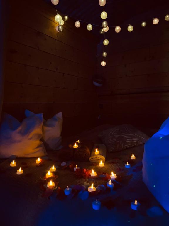 Fotografie z fotogalerie ubytování Chambre avec spa privé v destinaci Candor