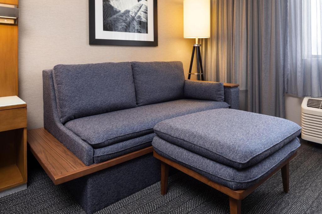 Courtyard by Marriott Minneapolis Downtown - Chambre Lit King-Size Avec Canapé-Lit