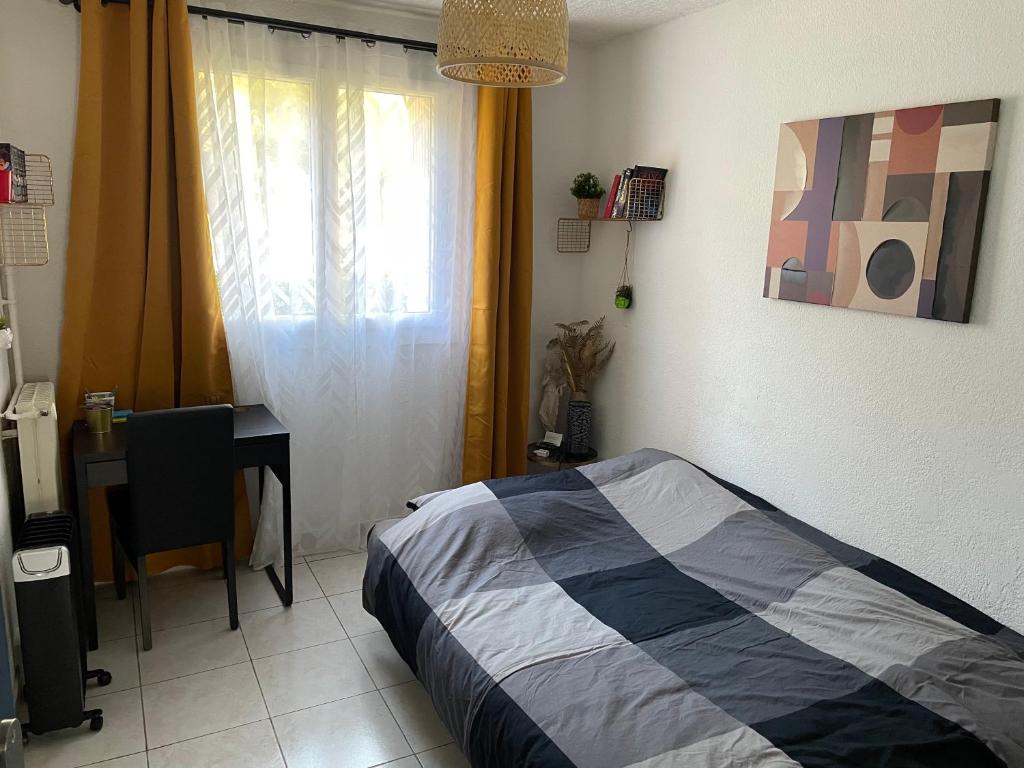 Postel nebo postele na pokoji v ubytování Jolie charmant T3 refait à neuf à Marseille
