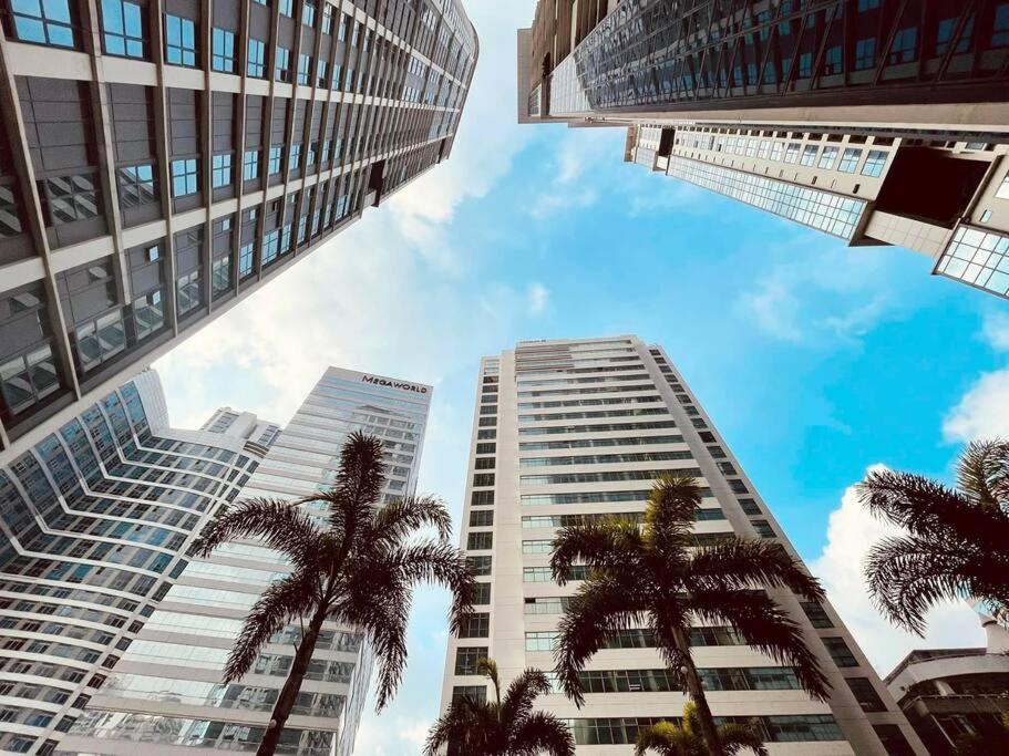 Modern and Cozy Condo with view in Eastwood Manila
