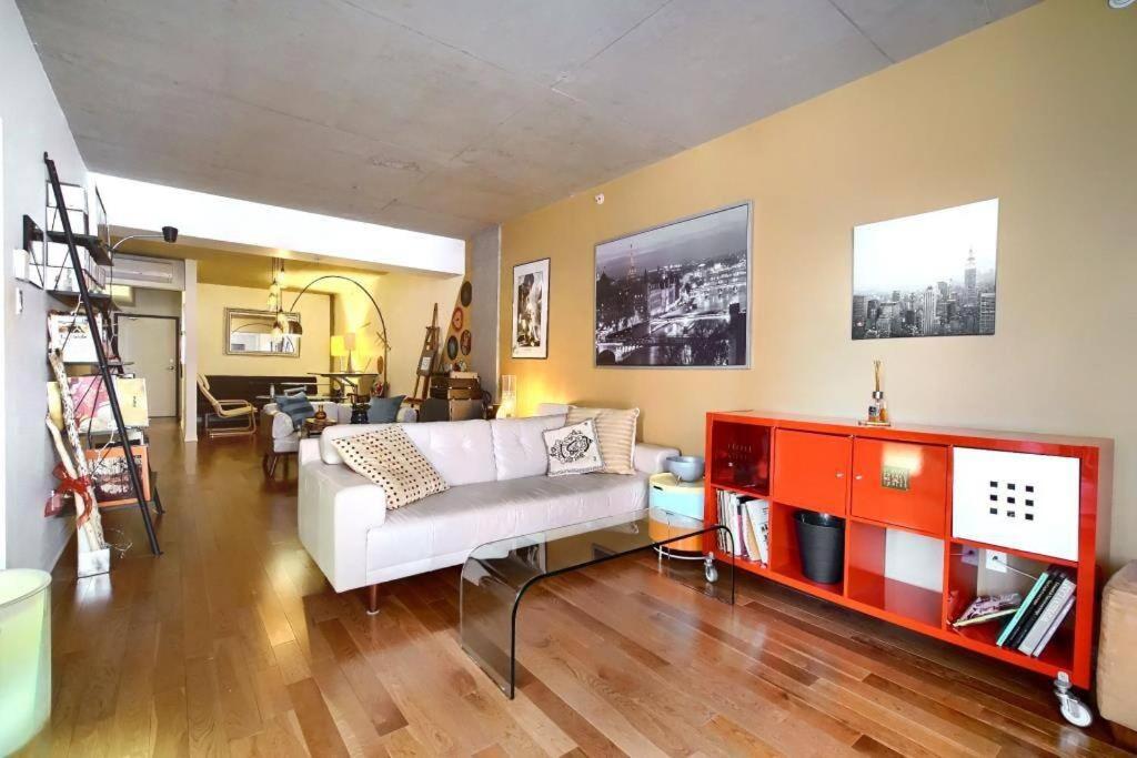Grand Loft 1chambre fermée MileEndPetite Italie!, Montreal (updated