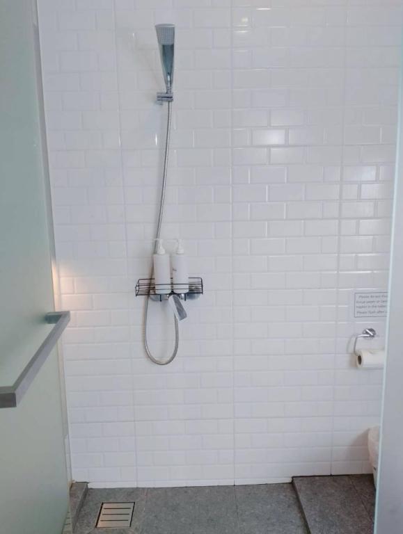 Bedspread Hostel - 11