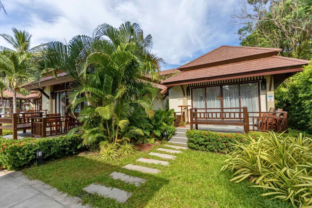 Κήπος έξω από το Kacha Resort & Spa, Koh Chang