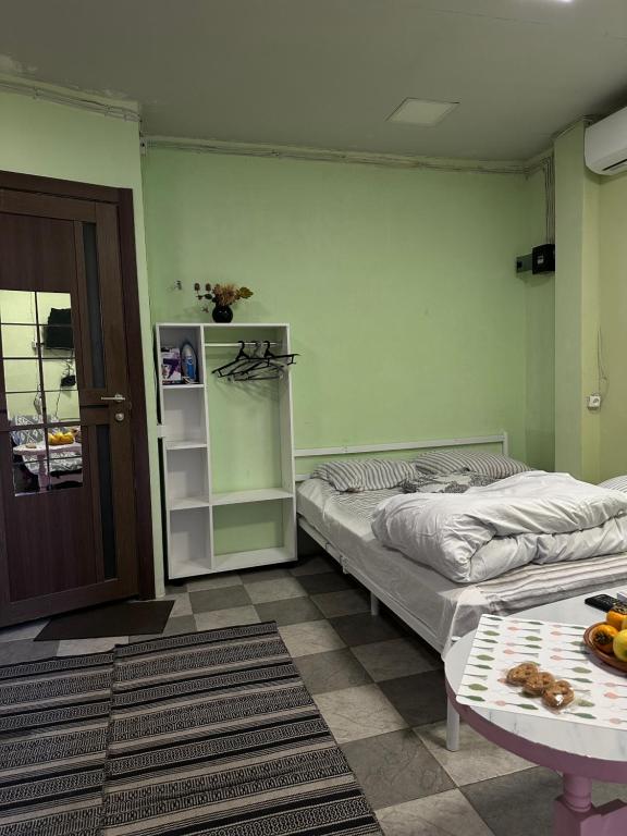 Легло или легла в стая в Vahe's family Guest House front