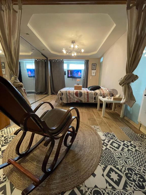 Televízia a/alebo spoločenská miestnosť v ubytovaní Relaxed appartment