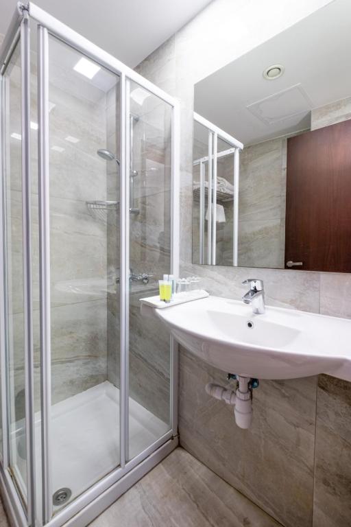 Koupelna v ubytování Livadhiotis City Hotel