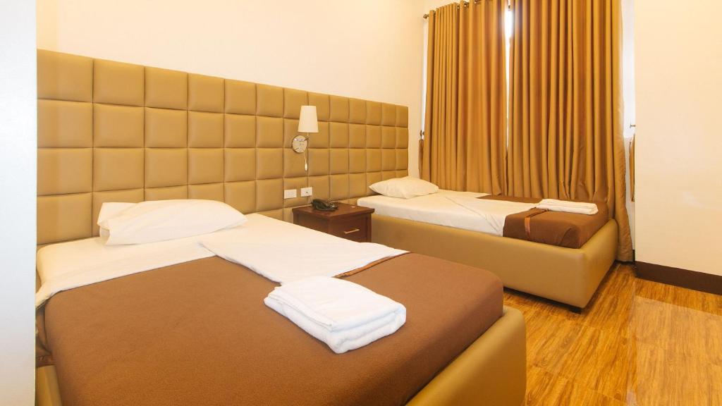 M28 Hotel and Apartments Quezon City - 双室