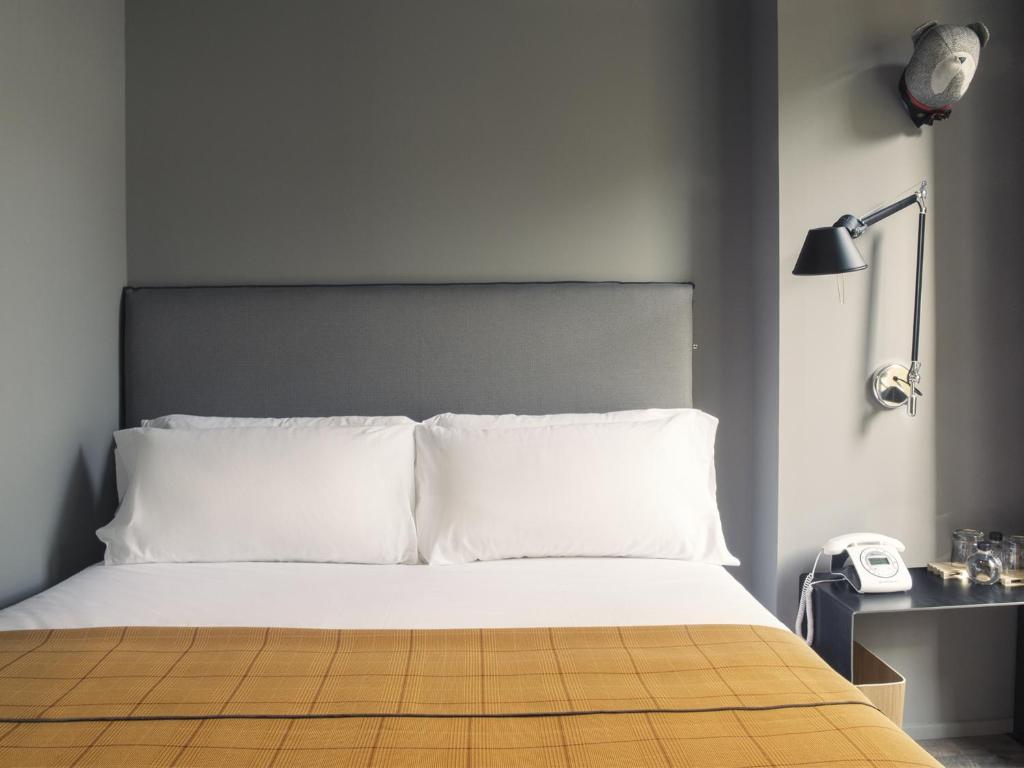 Yurbban Trafalgar Hotel - 18