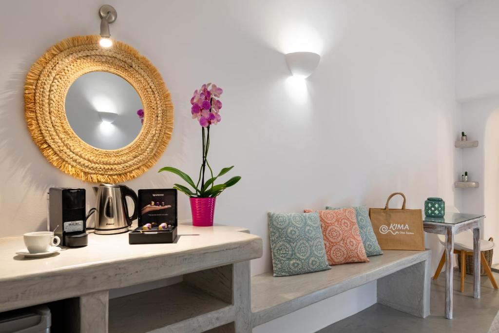 Kima Oia Suites - 16