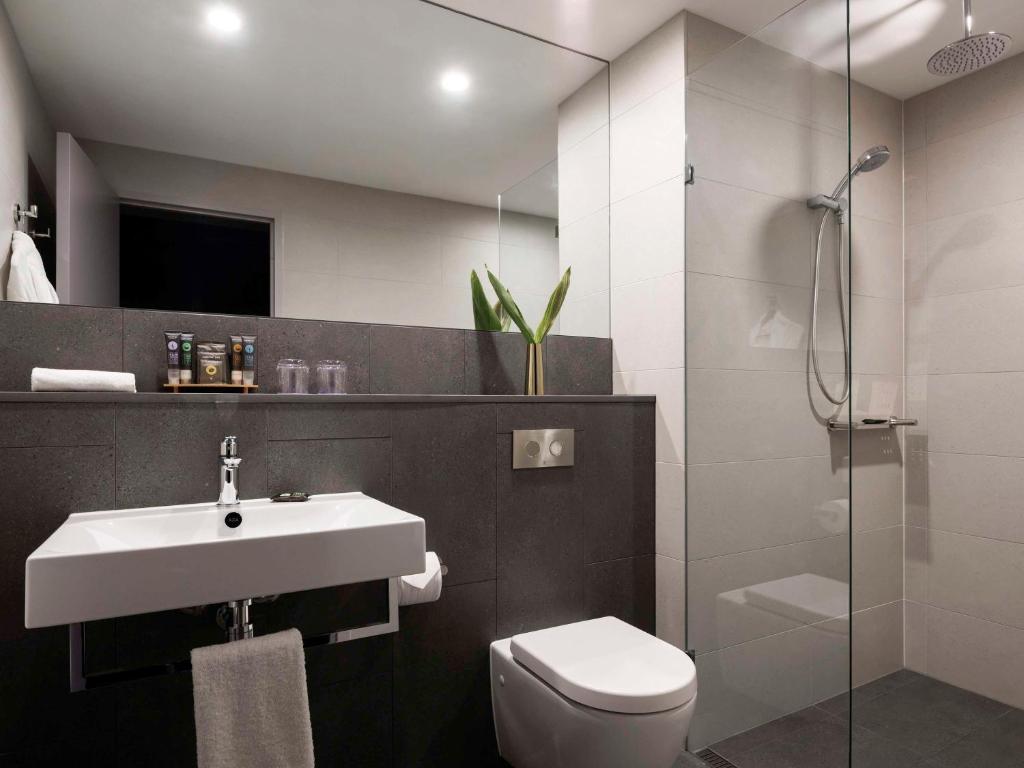 Ein Badezimmer in der Unterkunft Novotel Perth Murray Street