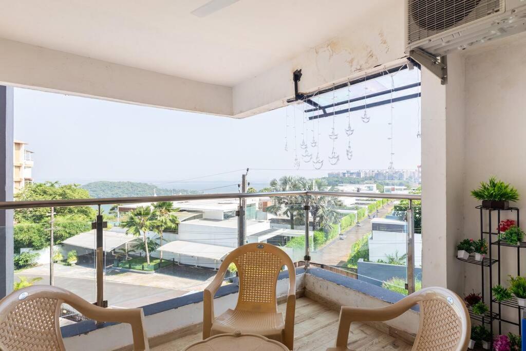Balkón nebo terasa v ubytování 1 BHK Sunrise & Seaside Solitude