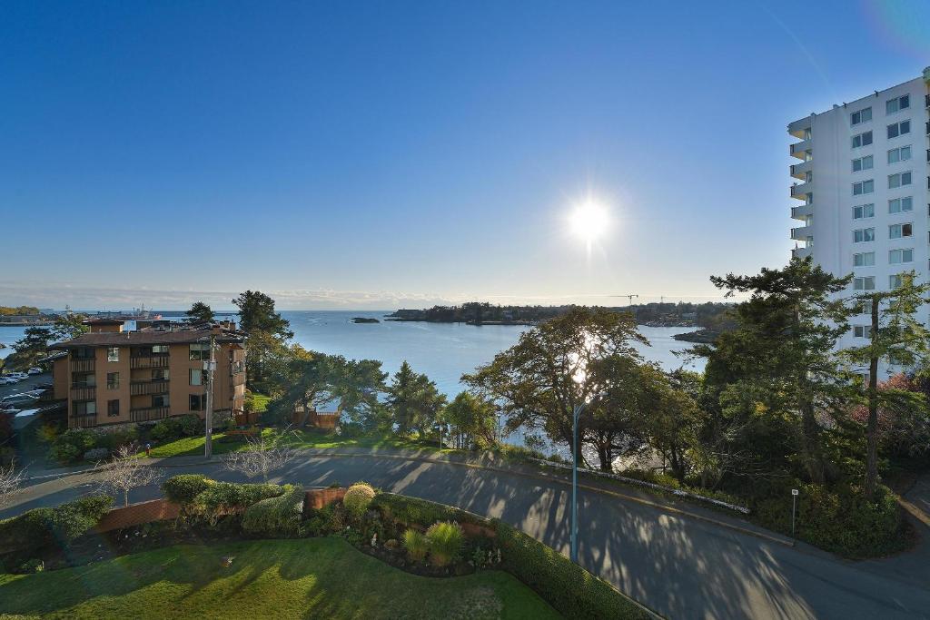 Victoria West Harbourview, Victoria (updated prices 2024)