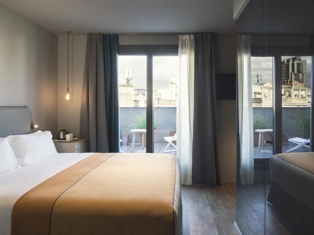 Yurbban Trafalgar Hotel - 16