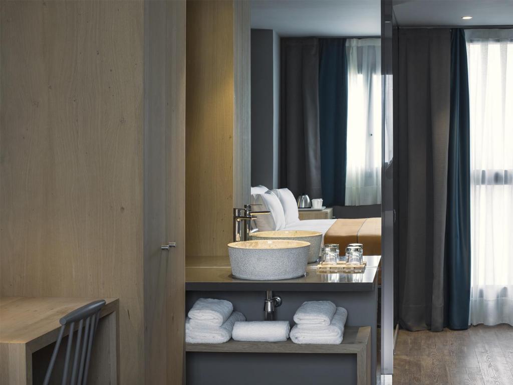 Yurbban Trafalgar Hotel - 10