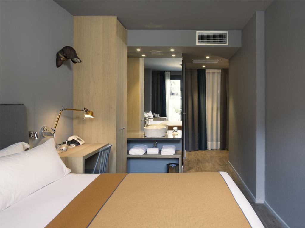 Yurbban Trafalgar Hotel - 6