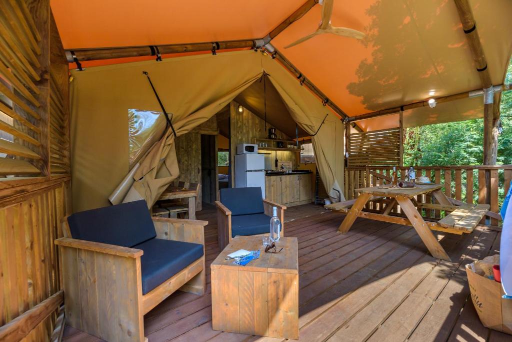Posedenie v ubytovaní Camping U Pirellu