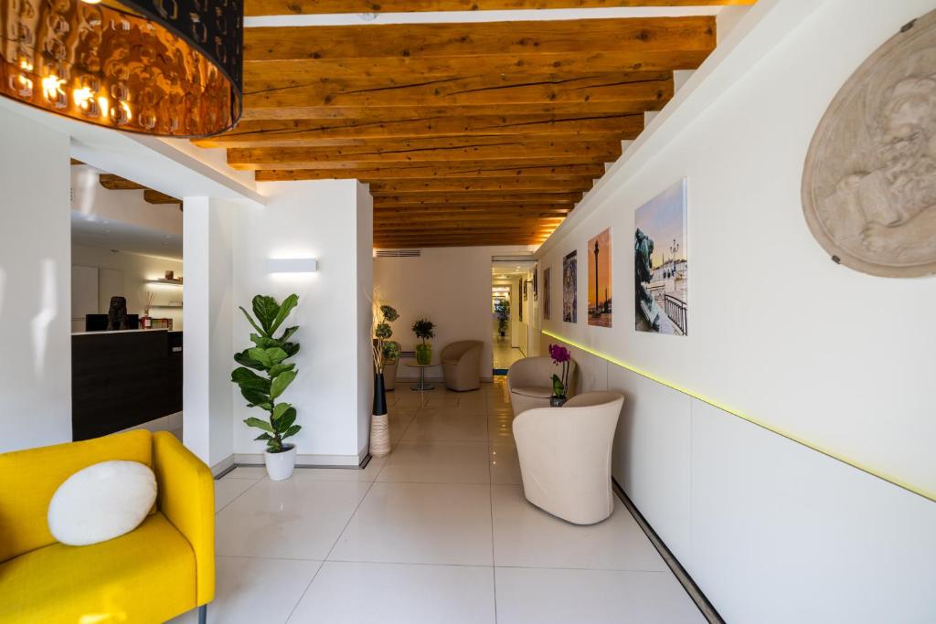 Posezení v ubytování Leone Hotel