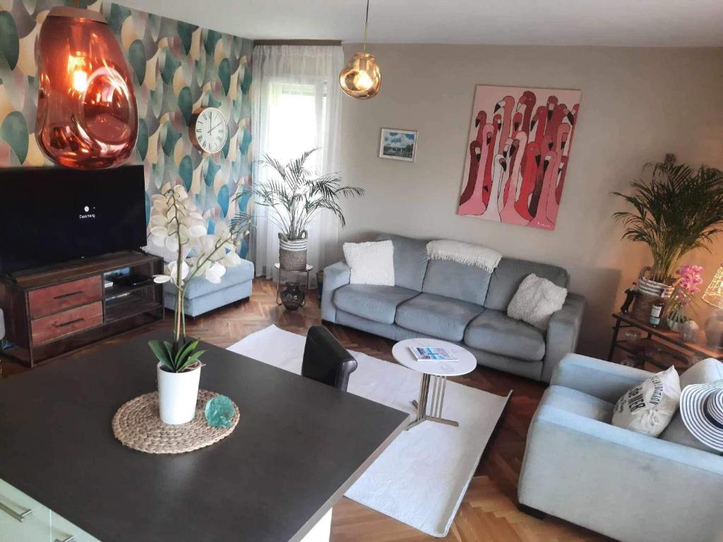 Luxury suny flat with excellent location 1112 Budapest, 116 Beregszász út kép - 1