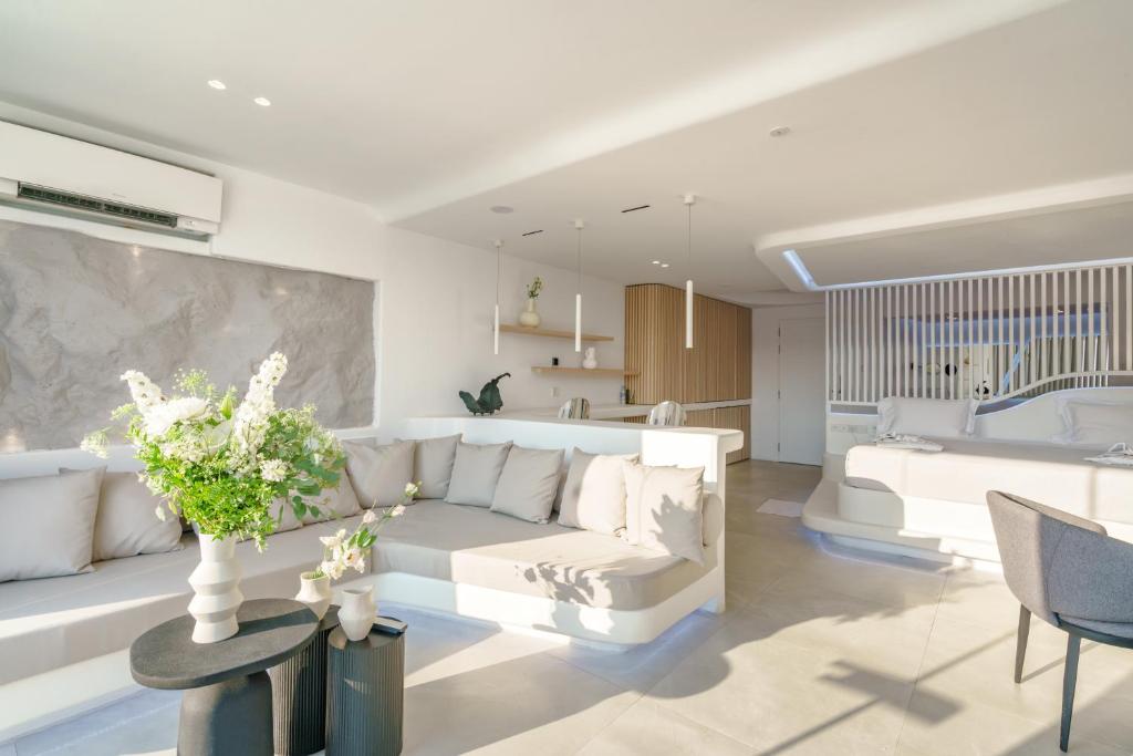 Posezení v ubytování Kivotos Mykonos - Preferred Hotels & Resorts