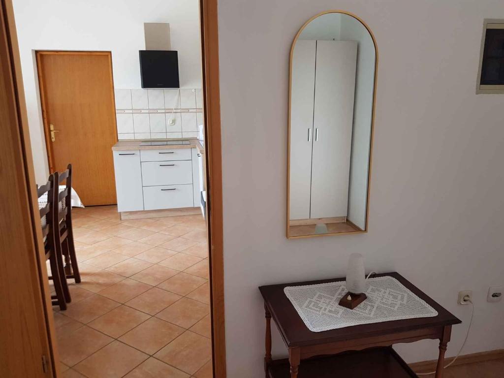 Kuchyň nebo kuchyňský kout v ubytování Apartments in Silo/Insel Krk 13454