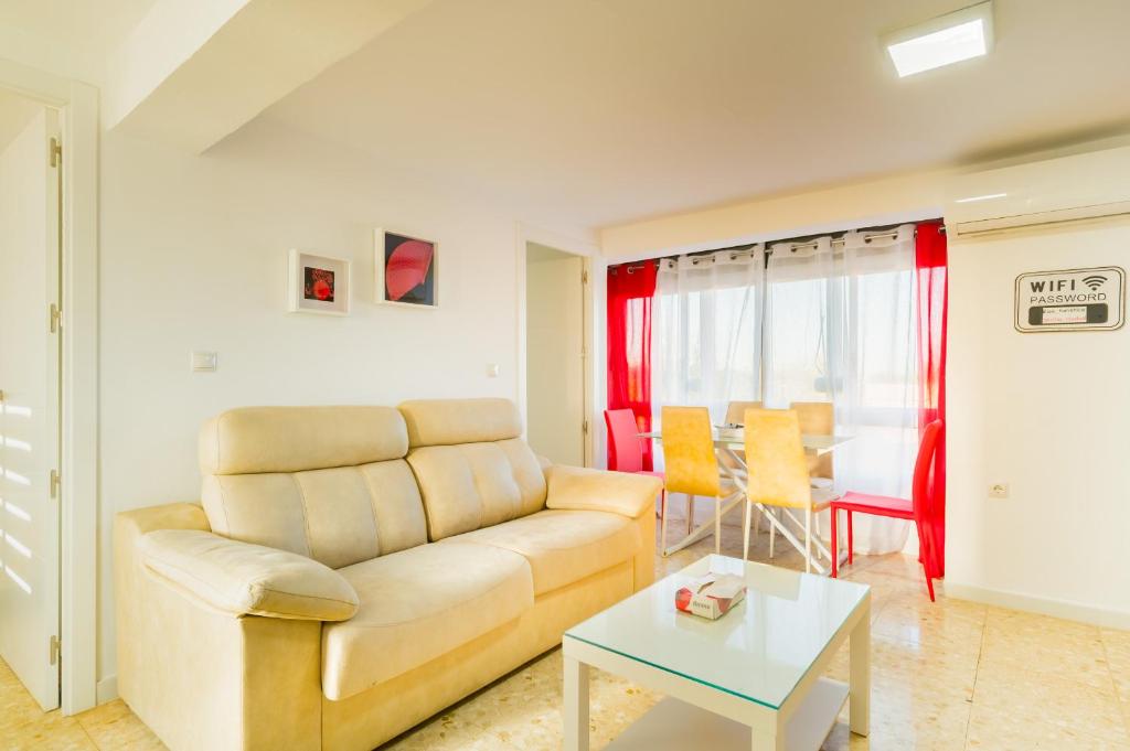 Gallery image of Apartamento luminoso in Seville