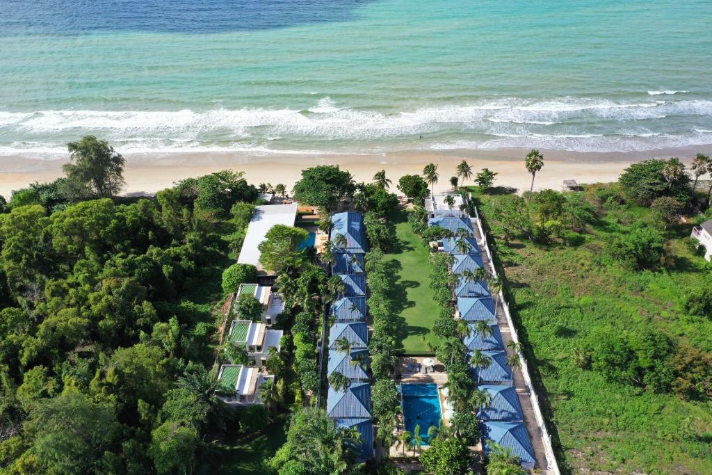 an aerial view of the resort and the beach at Bandara On Sea, Rayong in Klaeng