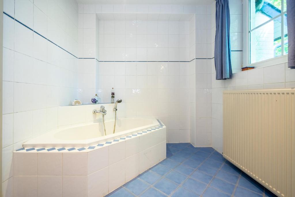 Koupelna v ubytování Au Paradis 6+2 pers villa