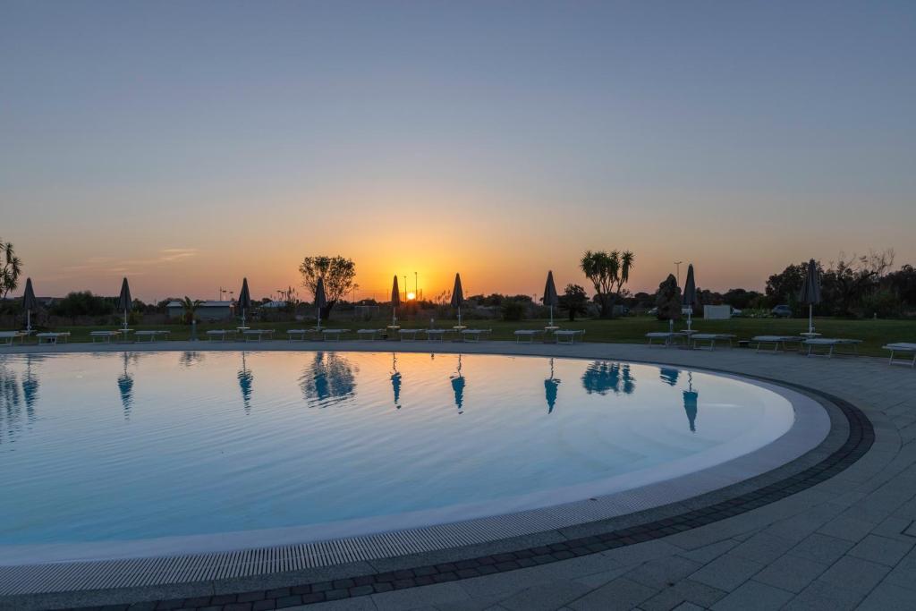 Basen w obiekcie Hotel S'arena Beach lub w pobliżu
