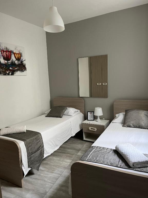 Postel nebo postele na pokoji v ubytování F8 Room 2, Private Room two single beds shared bathroom in shared Flat