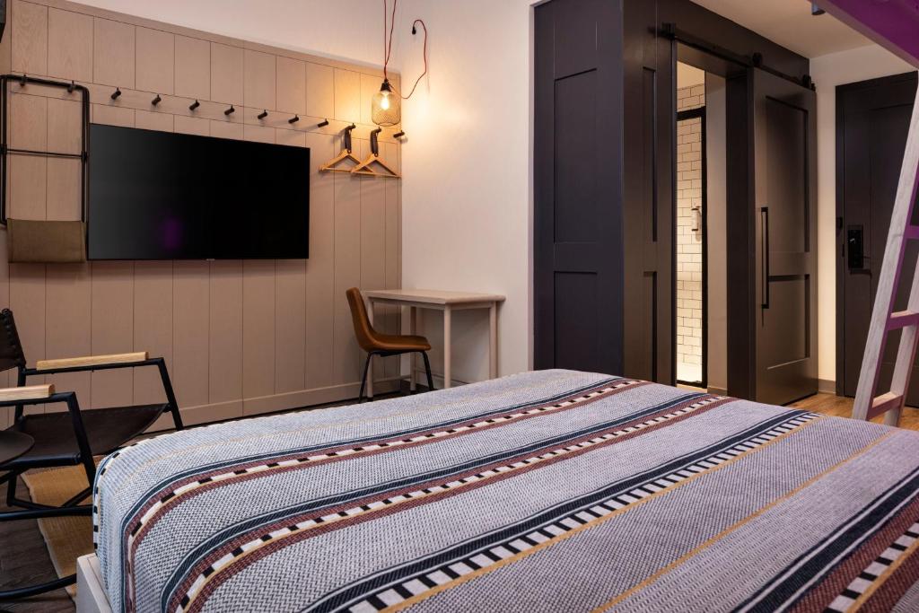 Moxy Omaha Downtown - Habitación Con Una Cama Especial