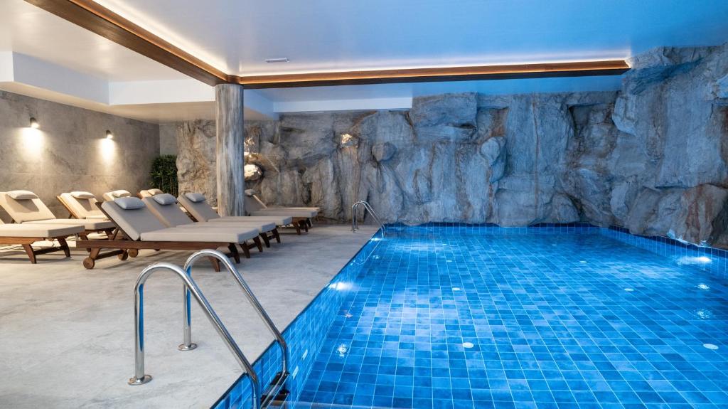 Bazén v ubytování Aparthotel Vila San nebo v jeho okolí
