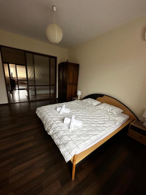 2 Bedroom Groovy Condo