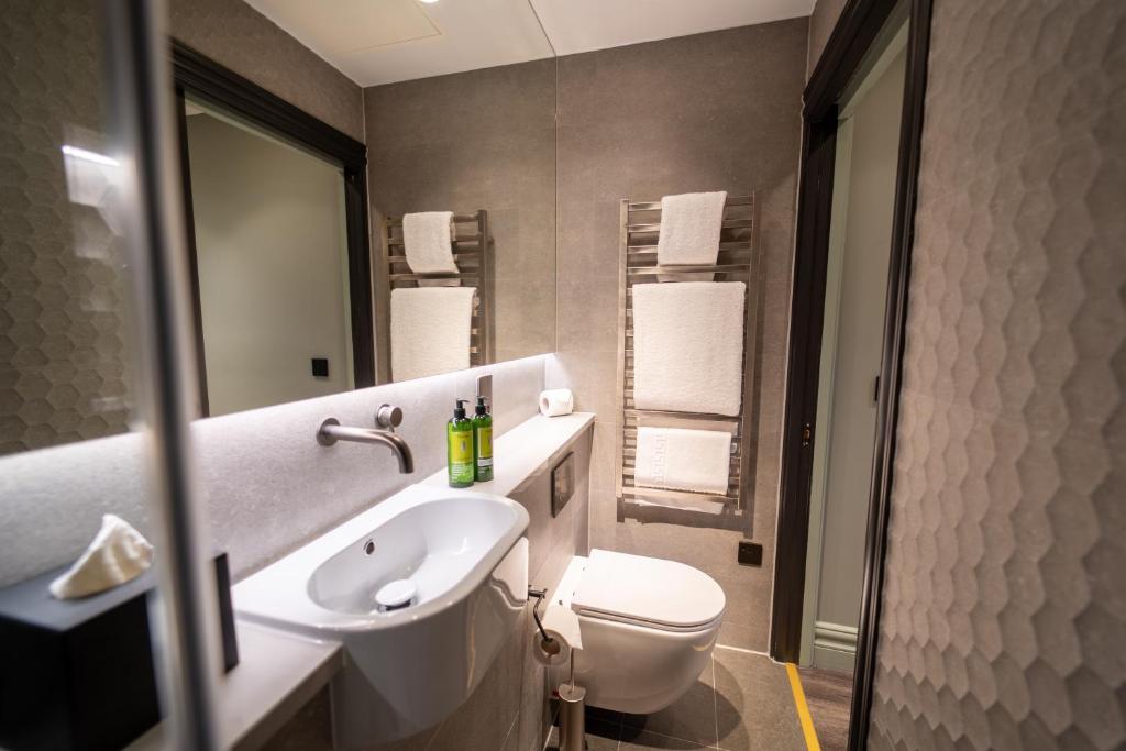 Forty Seven Hotel Manchester, WorldHotels Crafted - Error