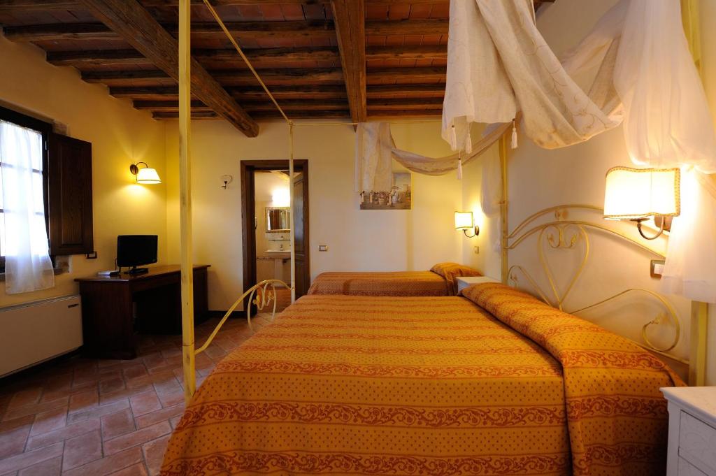 Agrihotel Il Palagetto - Superior Triple Room With Terrace