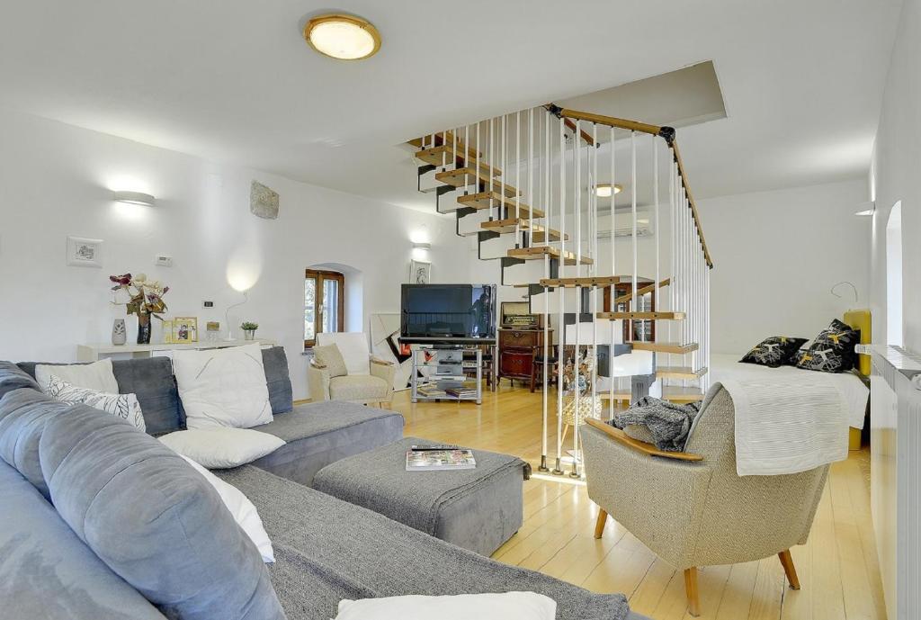 Telewizja i/lub zestaw kina domowego w obiekcie Villa Orbanici