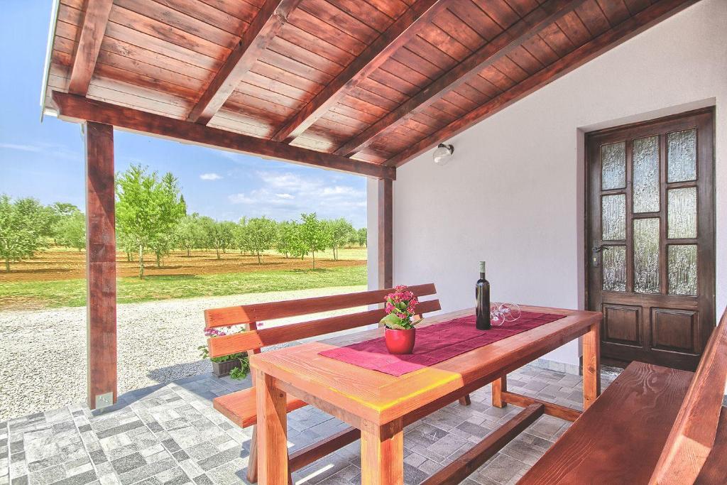 Zdjęcie z galerii obiektu Casa Nina & Tea w mieście Valtura