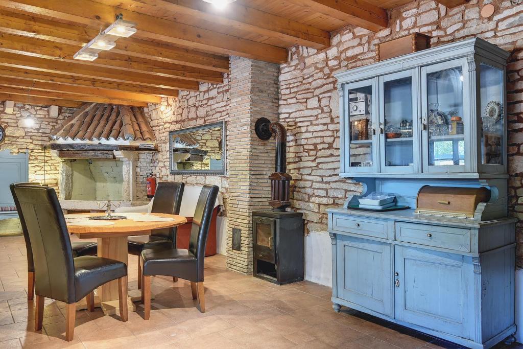 Kuchyňa alebo kuchynka v ubytovaní Villa Donatella