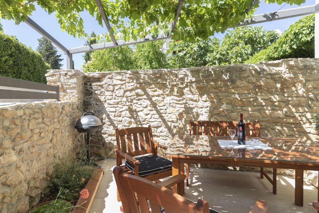 Patio lub wspólna przestrzeń na świeżym powietrzu w obiekcie Haus Bernarda