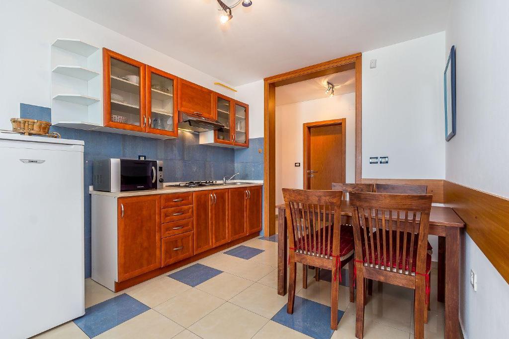 Fotografie z fotogalerie ubytování Ferienwohnung mit großem Pool, Klima, WLAN, Tischtennis v destinaci Valtura