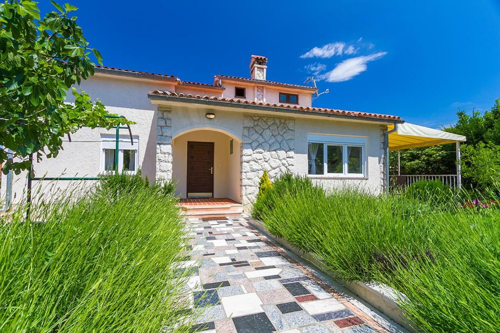 Zahrada ubytování Im Jahr 2014 renoviertes Ferienhaus 400 Meter zum Strand