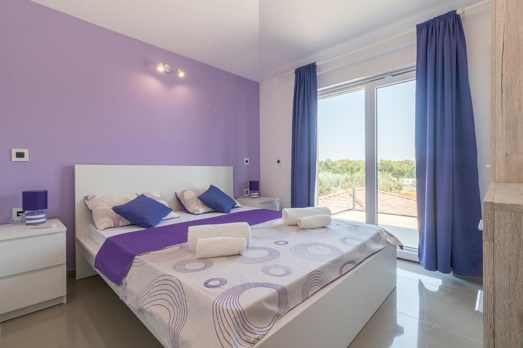 Fotografie z fotogalerie ubytování Villa für große Ansprüche mit großem Pool, Sauna, Whirlpool, Billard v destinaci Ližnjan
