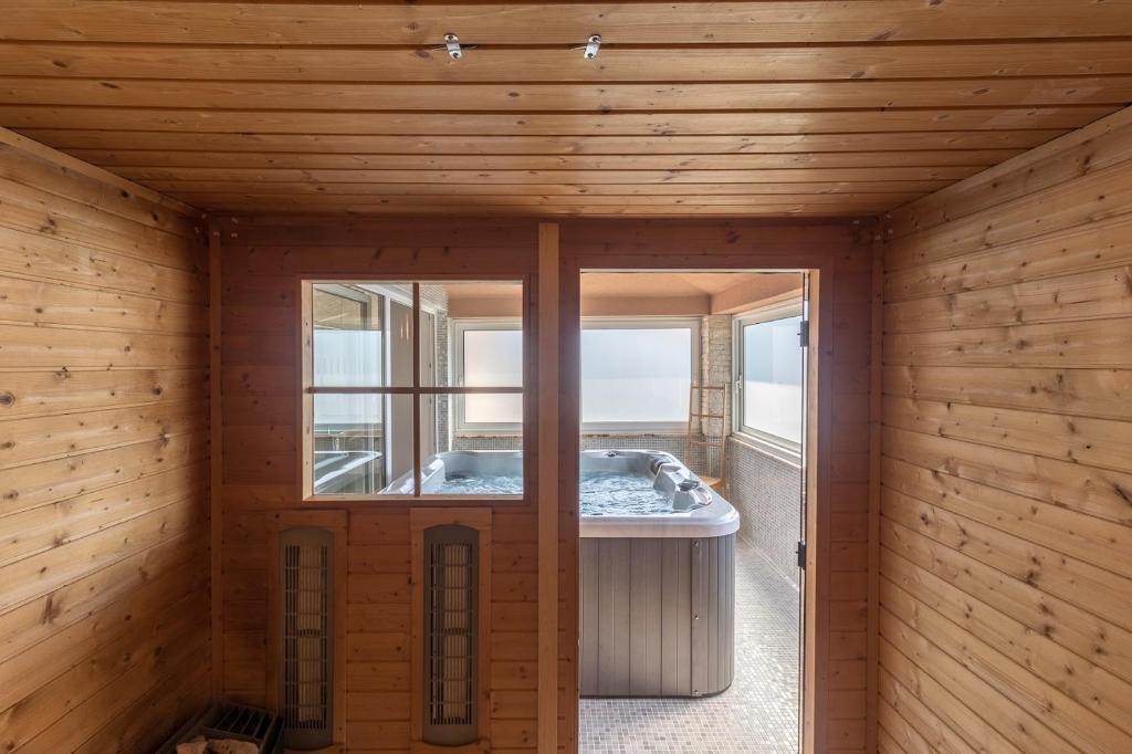 Fotografie z fotogalerie ubytování Villa für große Ansprüche mit großem Pool, Sauna, Whirlpool, Billard v destinaci Ližnjan
