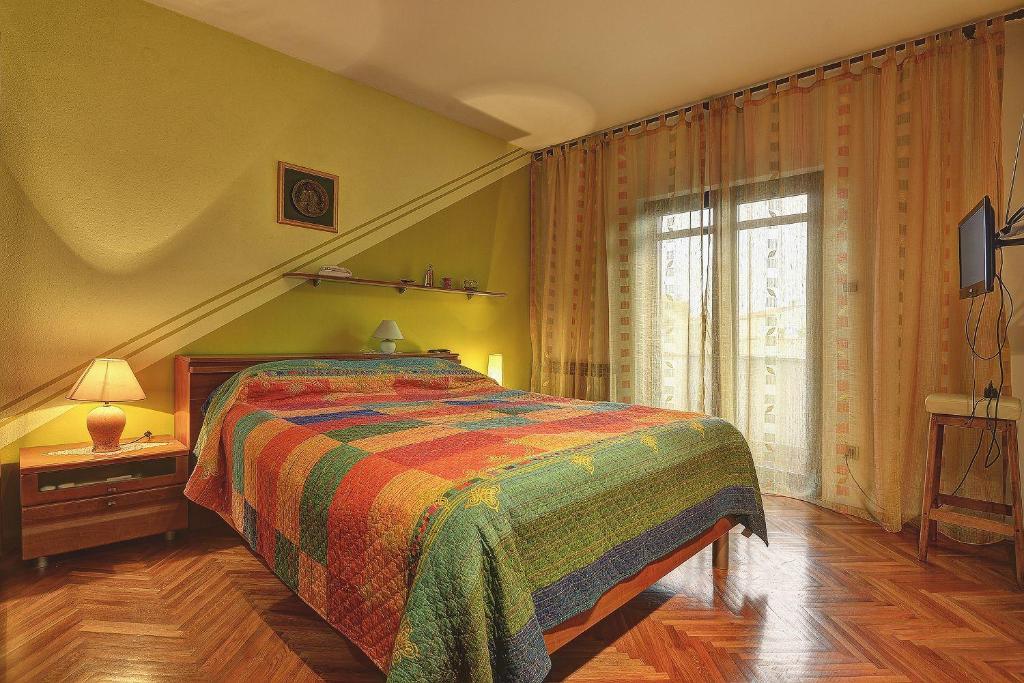 Zdjęcie z galerii obiektu Tolle Ferienwohnung mit großem Pool, Klima, WLAN, BBQ w Puli